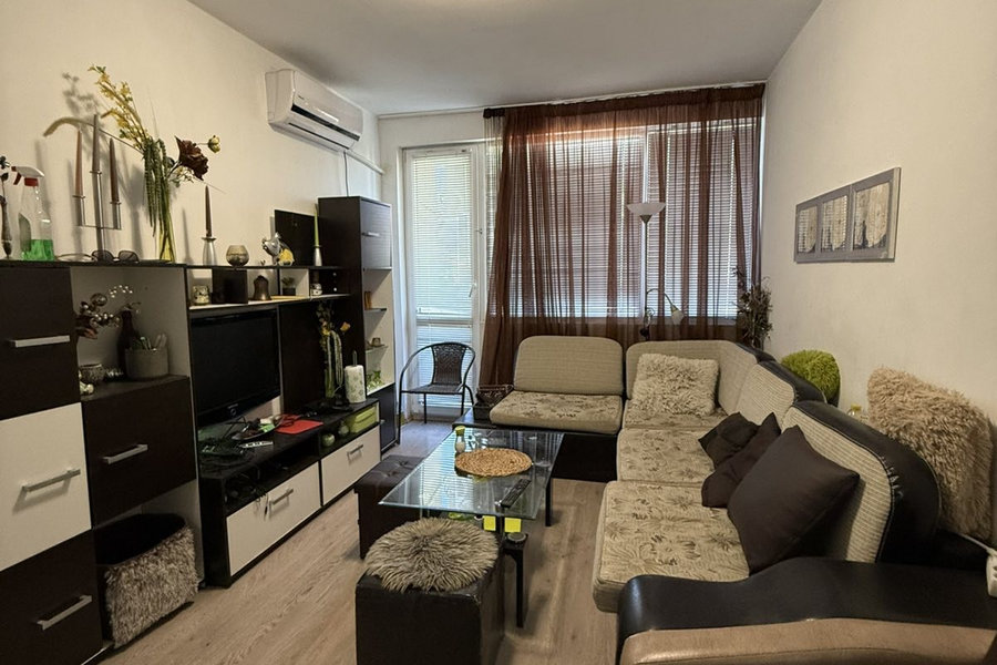 Studio for Two, Burgas