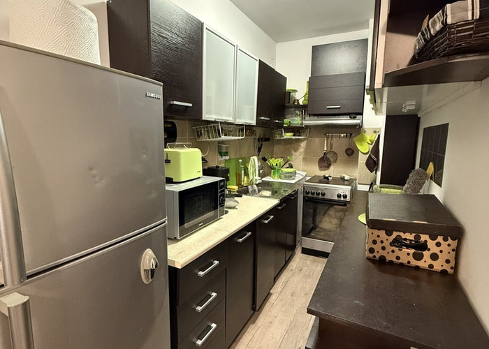 Studio for Two, Burgas