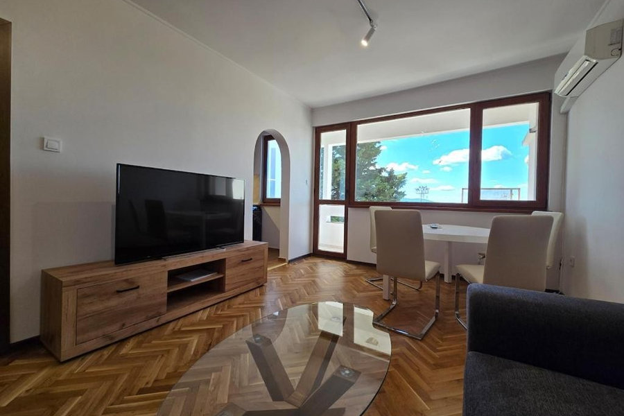 Modern Apartment with Terrace, Burgas